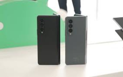 Bên trong hộp của Samsung Galaxy Z Fold4 có gì?
