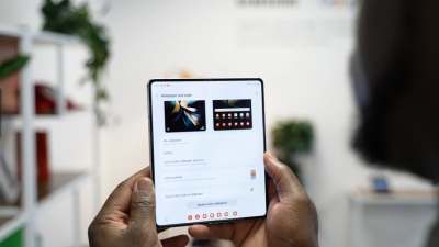 Điện thoại gập của Samsung giúp Android níu kéo cơ hội cạnh tranh với iPhone