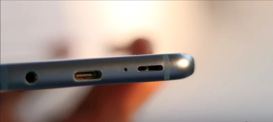 Galaxy S24 Ultra có thể có thiết kế lưới loa tương tự Galaxy S9