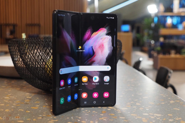 Galaxy Z Fold mới sẽ được trang bị kính cường lực Gorilla Glass Victus+, sạc nhanh hơn
