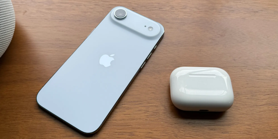 iPhone Air sau 1 tháng sử dụng – siêu mỏng, siêu sang, nhưng có thật “đáng tiền”?