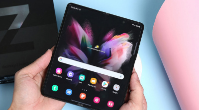 So sánh Galaxy Note 20 và Z Fold3: Thật sự là 
