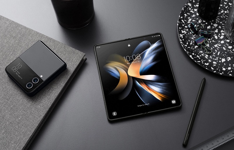 Điện thoại Galaxy Z Flip và Z Fold có kiểu thiết kế màn hình gập sang trọng, tiện lợi cho việc sử dụng