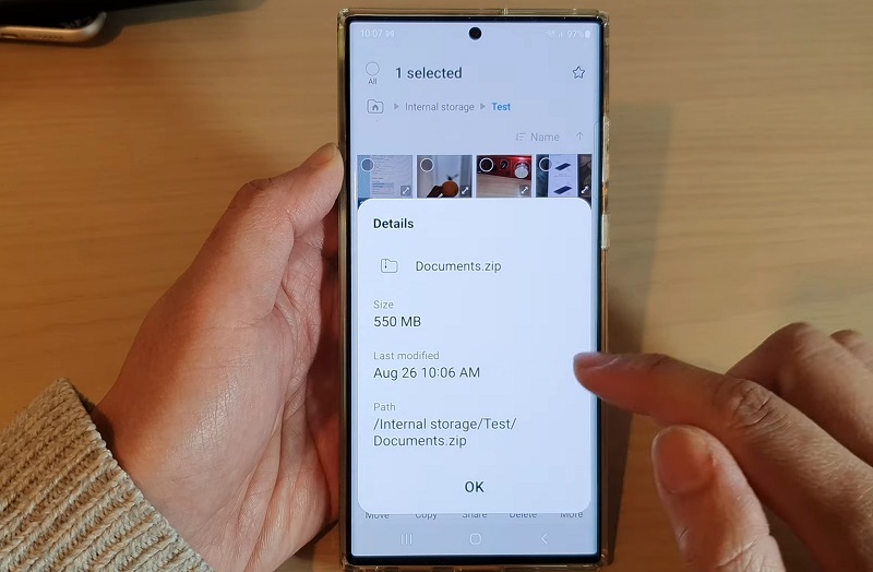 ZIP là định dạng tệp cho phép bạn nén và chia sẻ tệp tin một cách dễ dàng
