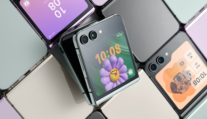 Màn hình Flex Window 3.4 inch bên ngoài của Samsung Galaxy Z Flip5 8GB 256GB cho phép bạn thực hiện nhiều tác vụ nhanh chóng