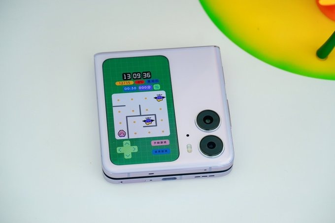 3 cách tận dụng tối đa màn hình ngoài trên điện thoại gập nên xuất hiện trong tương lai