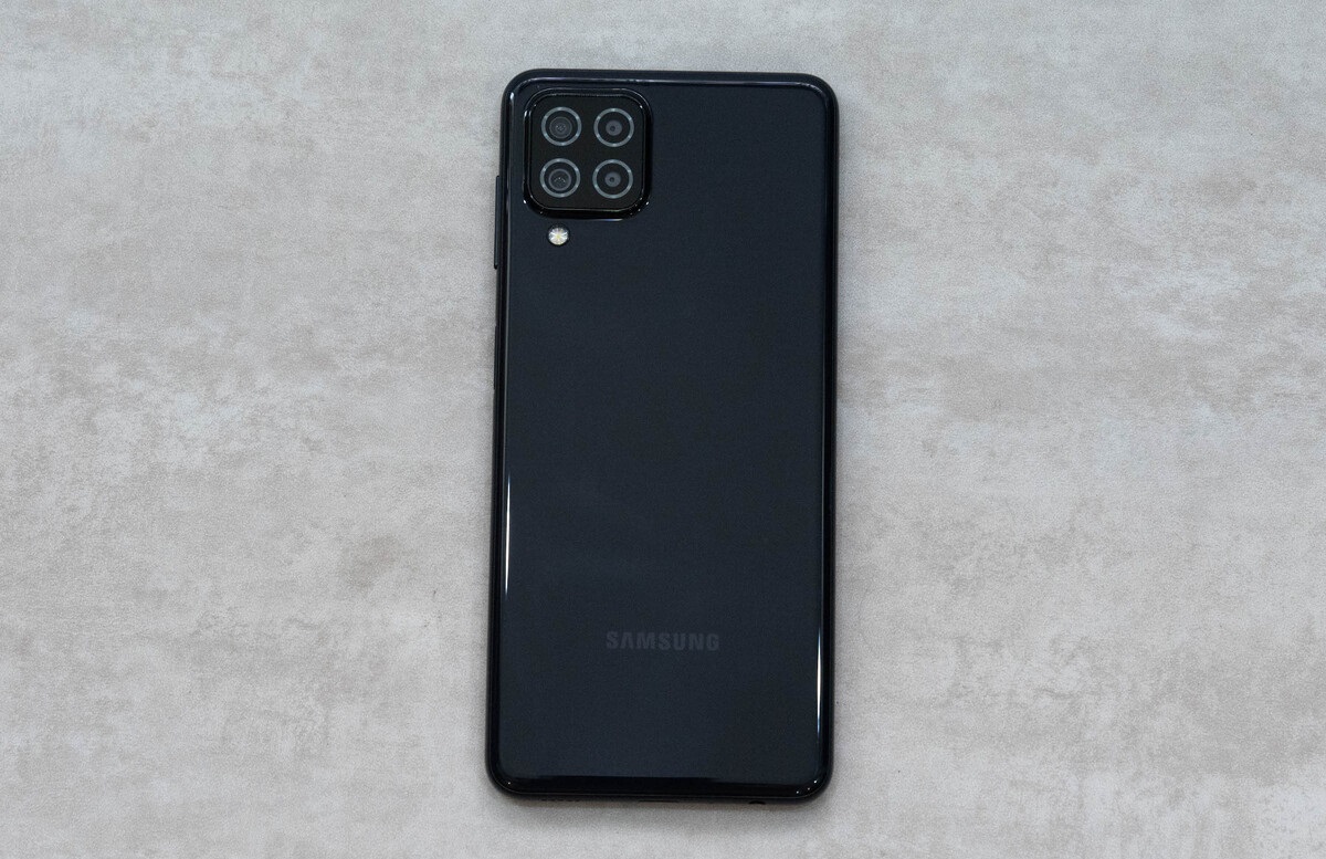 So sánh Galaxy A22 và Galaxy A12