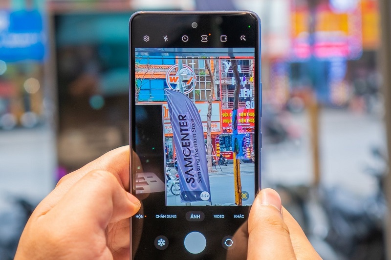 Galaxy A53 5G giá bao nhiêu? Dòng máy sở hữu tính năng nào nổi bật?