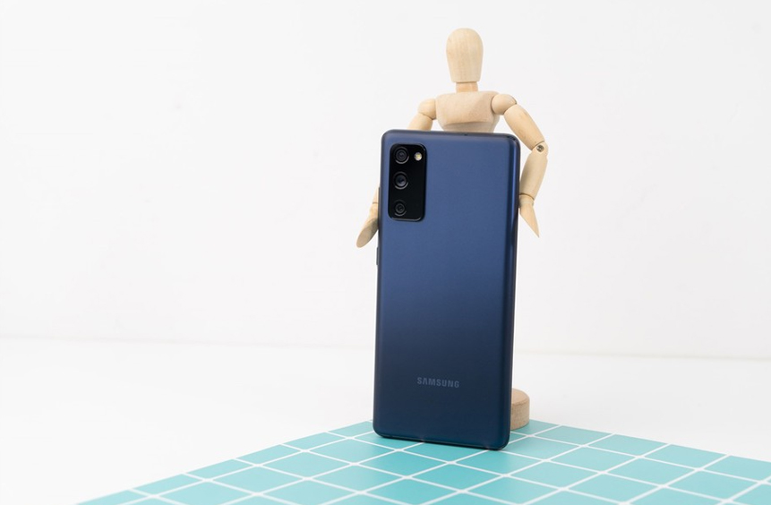 Galaxy S20 FE xanh duong