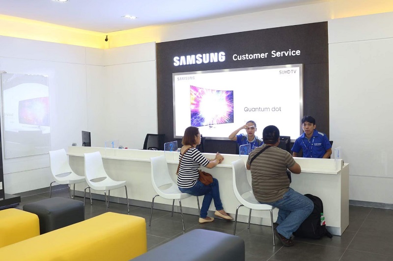 Mang điện thoại đến Trung tâm bảo hành, sửa chữa