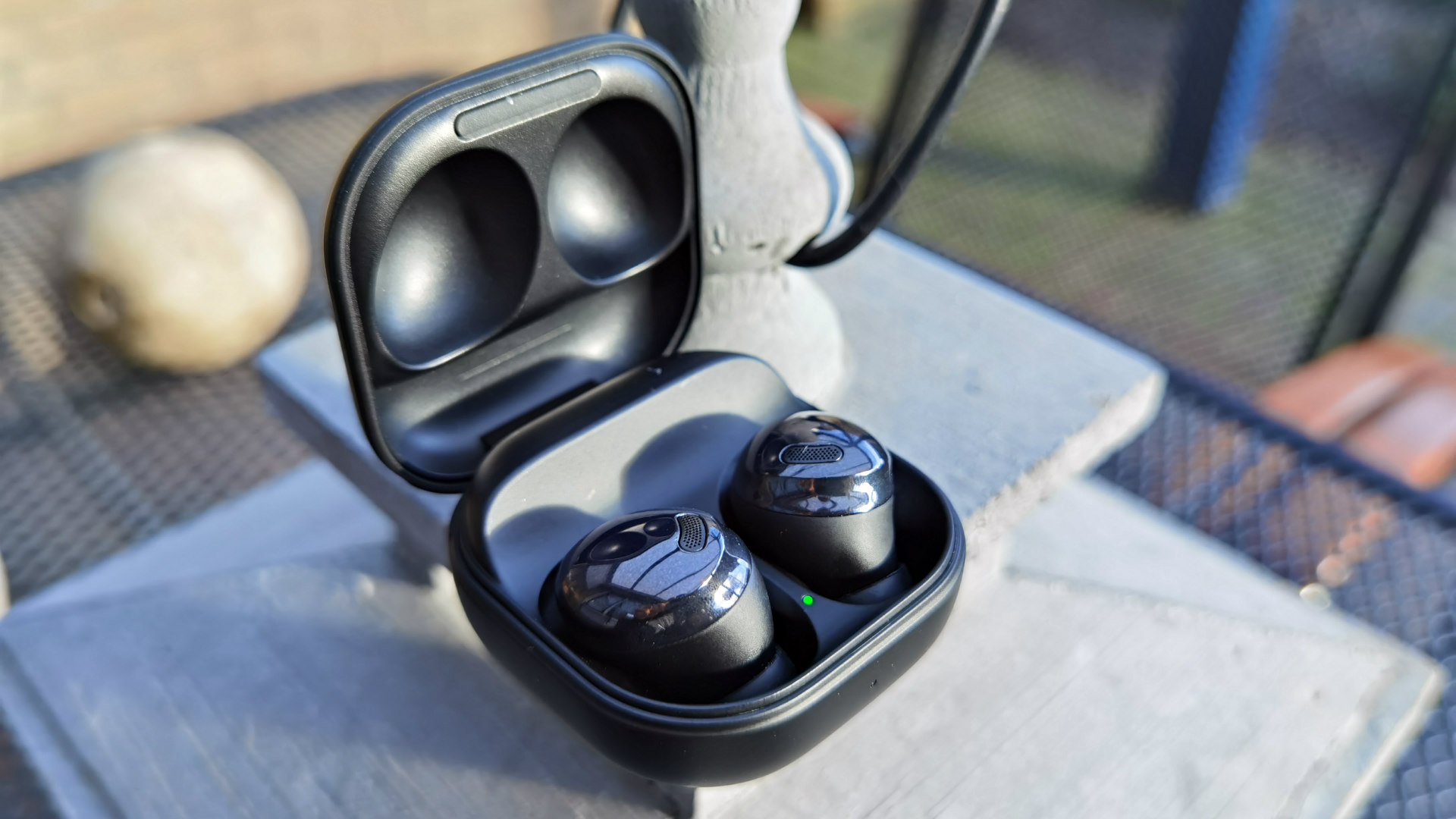 Thiết kế Galaxy Buds Pro