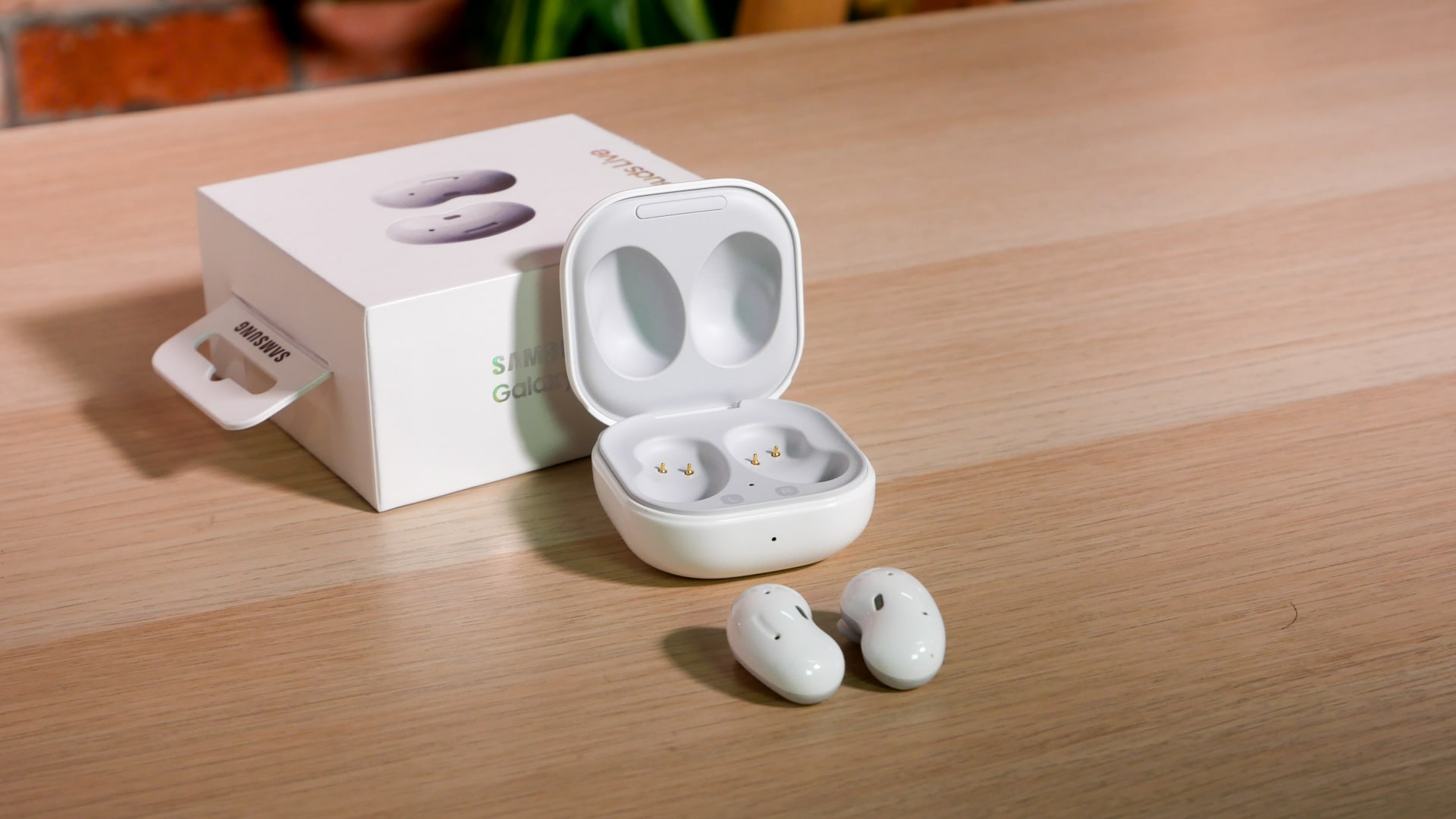 Thiết kế Galaxy Buds Live