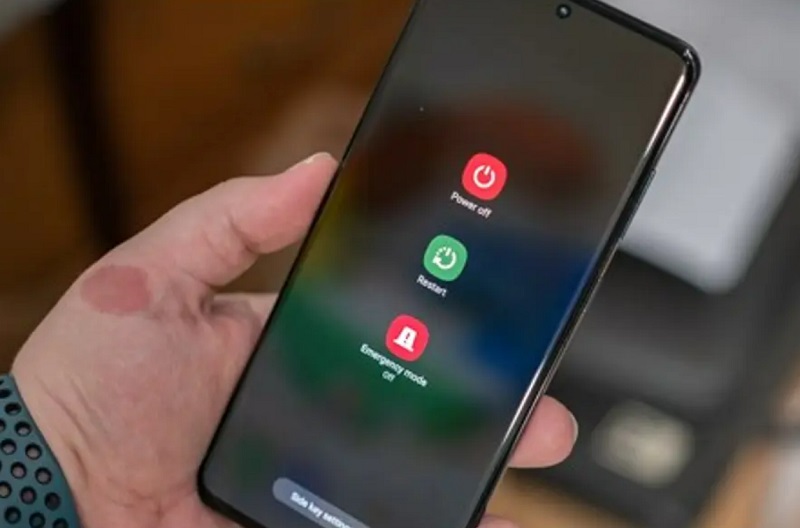 Khởi động lại điện thoại 