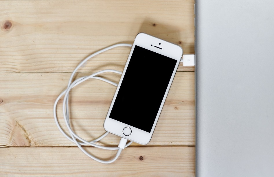 Không nên sạc pin từ máy tính