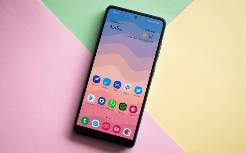 Màn hình Samsung Galaxy A52 Super AMOLED tần số quét 90Hz