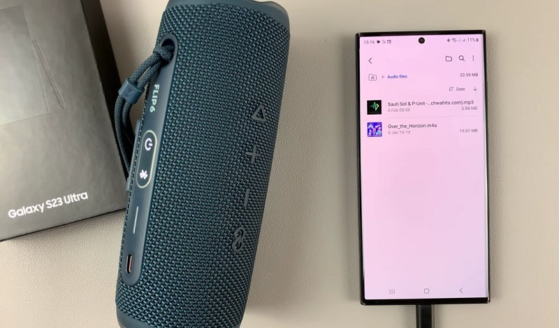 Làm sạch loa hoặc tai nghe Bluetooth