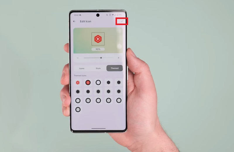 nhấn vào biểu tượng Tick (Đánh dấu) nằm ở góc trên cùng bên phải để xác định lưu.