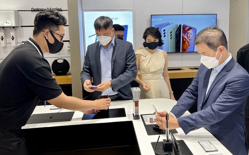 Mua điện thoại Samsung Galaxy A14 LTE chính hãng tại MT Smart