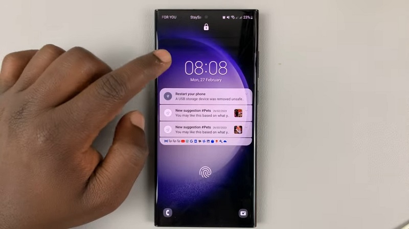 Hiển thị chi tiết thông báo trên màn hình khóa điện thoại