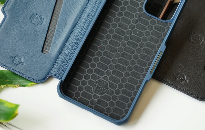 Ốp lưng bằng đa chất liệu (Hybrid)