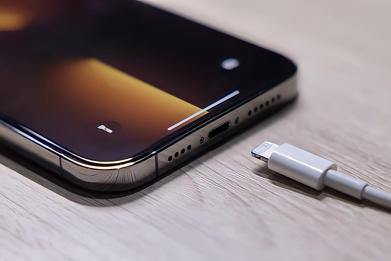 Nên sạc pin iPhone đến bao nhiêu phần trăm là tốt nhất? 