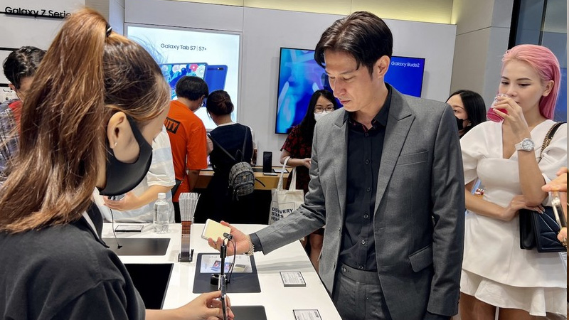 MT Smart là hệ thống bán lẻ các sản phẩm và phụ kiện Samsung chính hãng cao cấp tại TP.HCM