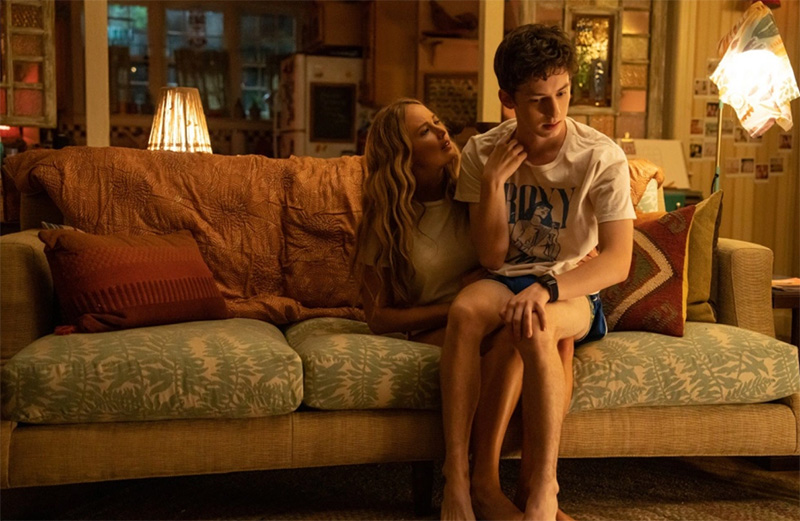 Phim Vú em dạy “yêu” (2023)