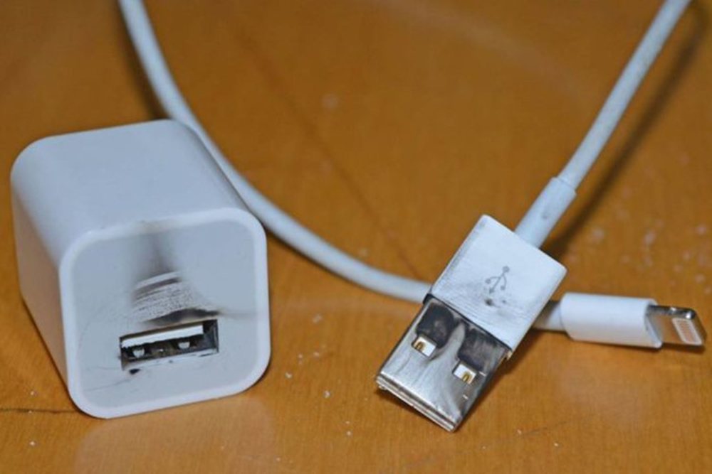 không sử dụng sạc kém chất lượng