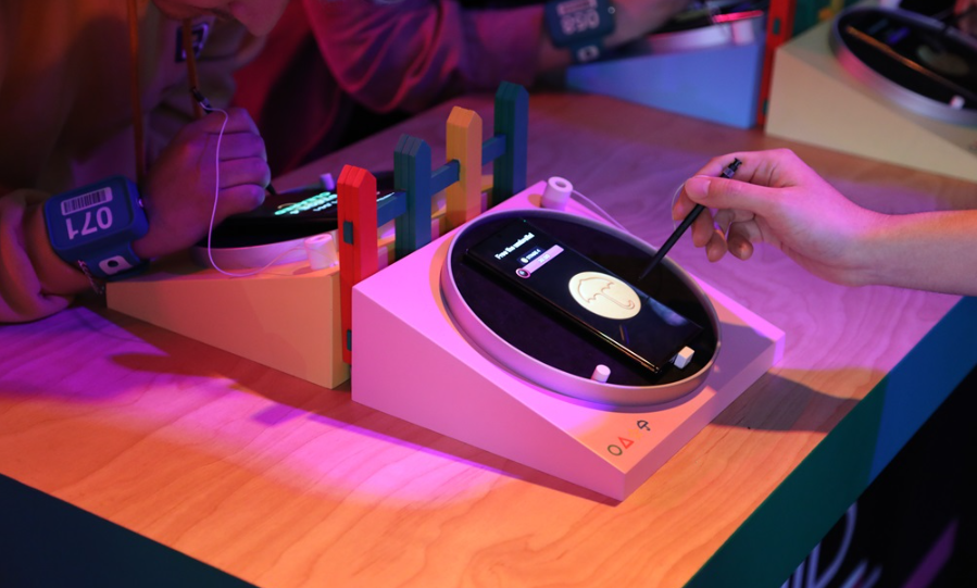 Samsung hợp tác với Netflix để mang vũ trụ 