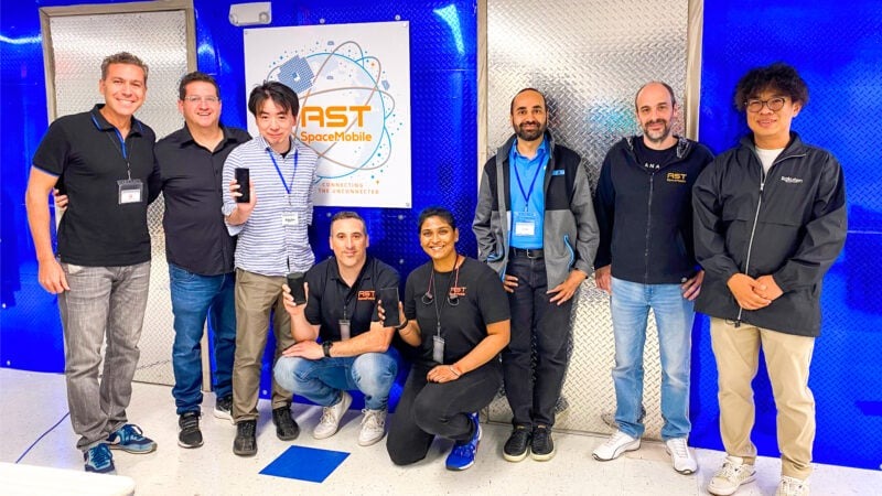 Samsung được kỳ vọng sẽ mang kết nối vệ tinh hai chiều lên dòng Galaxy S24