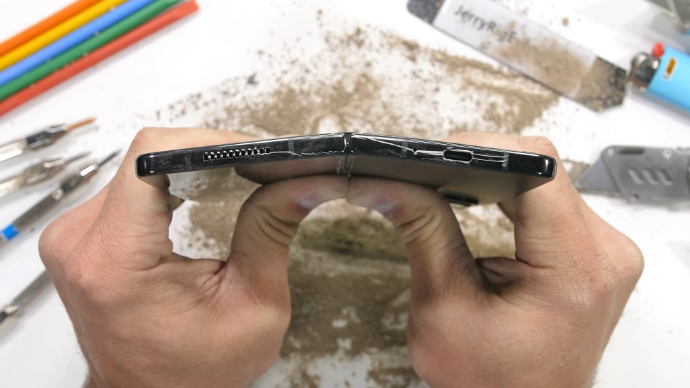 Điện thoại gập có thực sự cần thiết và đáng mua ở thời điểm hiện tại?