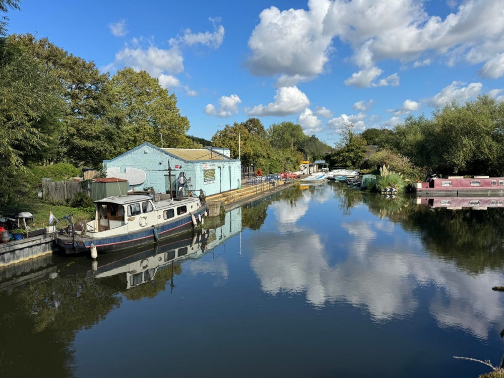 Đọ sức camera iPhone 15 Pro Max vs Galaxy S23 Ultra