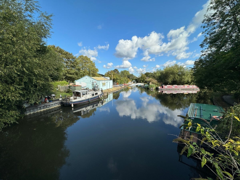 Đọ sức camera iPhone 15 Pro Max vs Galaxy S23 Ultra