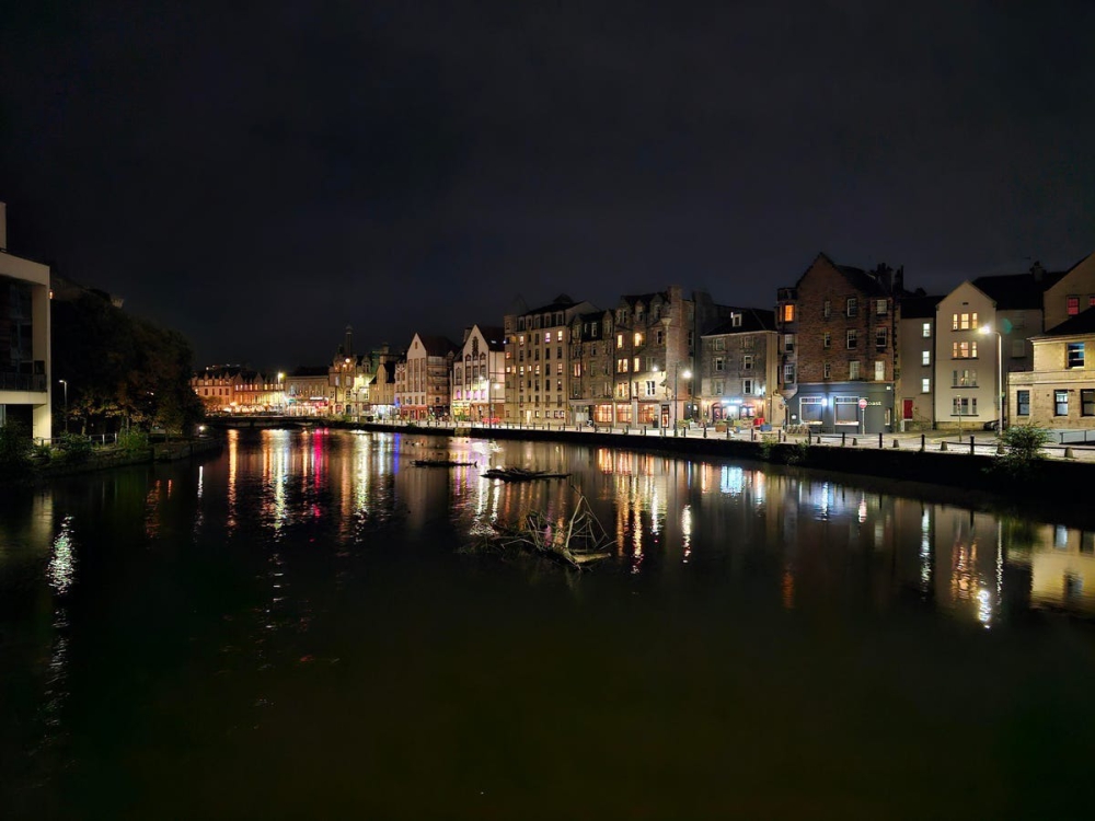 Đọ sức camera iPhone 15 Pro Max vs Galaxy S23 Ultra