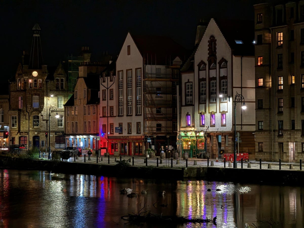 Đọ sức camera iPhone 15 Pro Max vs Galaxy S23 Ultra