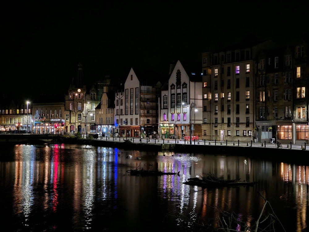 Đọ sức camera iPhone 15 Pro Max vs Galaxy S23 Ultra