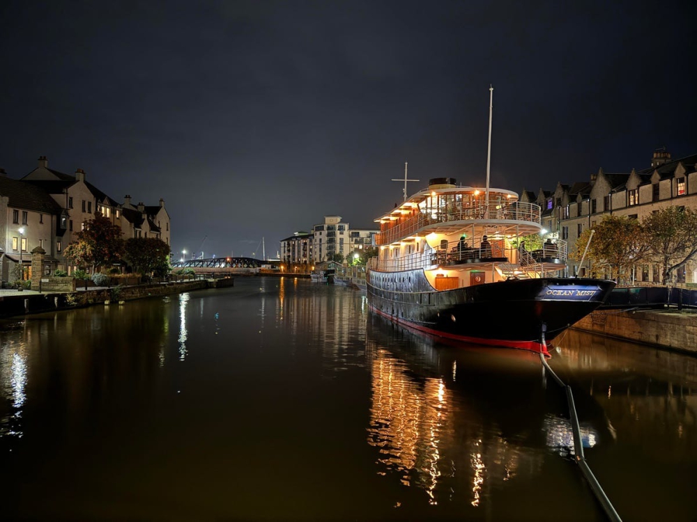 Samsung Galaxy S23 Ultra iPhone 15 Pro Max