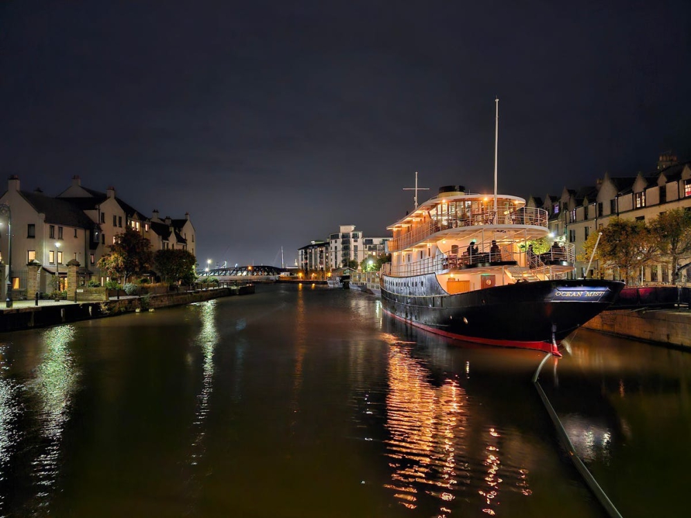 Samsung Galaxy S23 Ultra iPhone 15 Pro Max