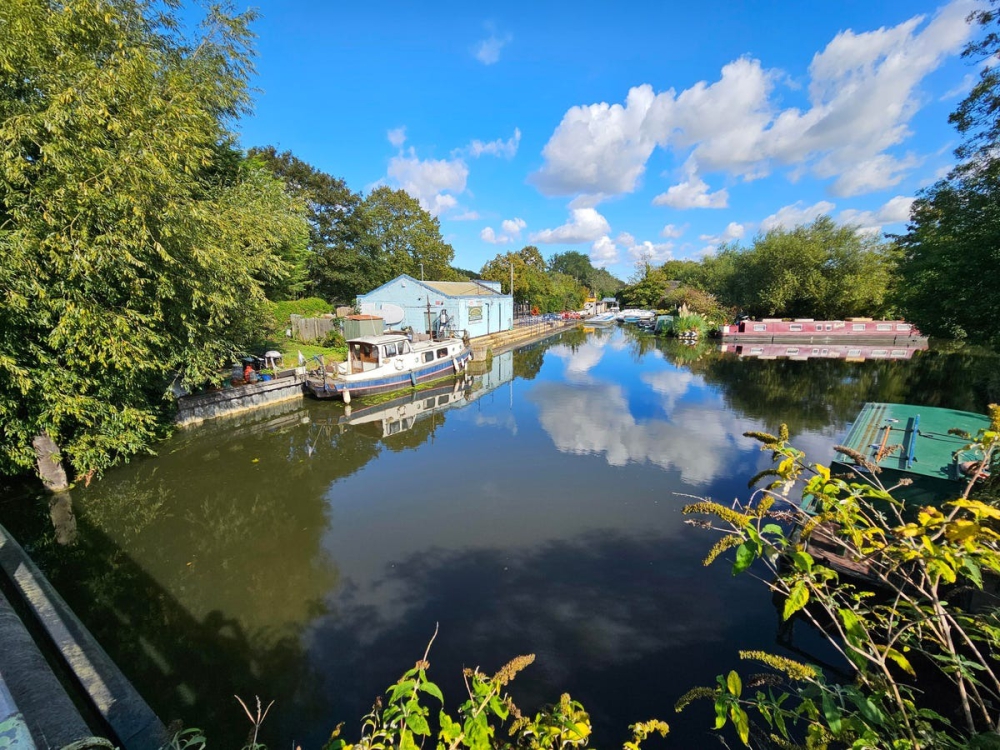 Đọ sức camera iPhone 15 Pro Max vs Galaxy S23 Ultra