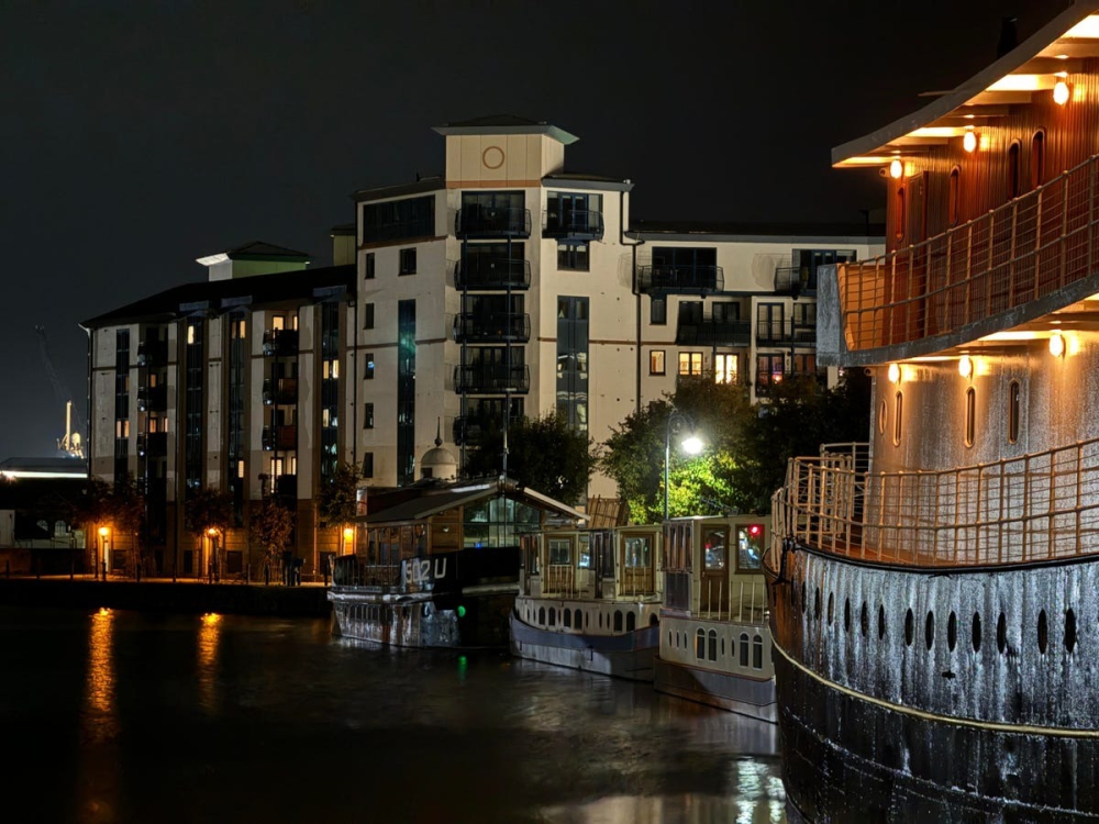 Samsung Galaxy S23 Ultra iPhone 15 Pro Max