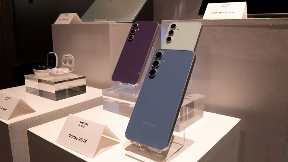 So sánh Galaxy S23 FE vs Galaxy A54