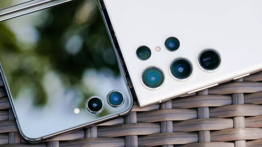 So sánh Galaxy Z Flip5 vs Galaxy S23 Ultra: Đâu là sản phẩm phù hợp?