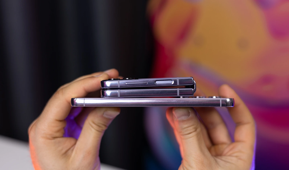 So sánh Galaxy S23 vs Galaxy Z Flip4: Cùng tầm giá, đâu là sự lựa chọn phù hợp hơn cho bạn?