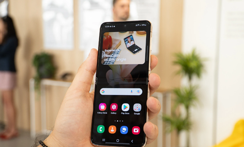 So sánh Galaxy S23 vs Galaxy Z Flip4: Cùng tầm giá, đâu là sự lựa chọn phù hợp hơn cho bạn?