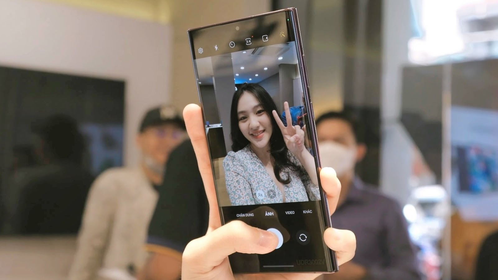 so sánh iPhone 13 Pro Max và Galaxy S22 Ultra