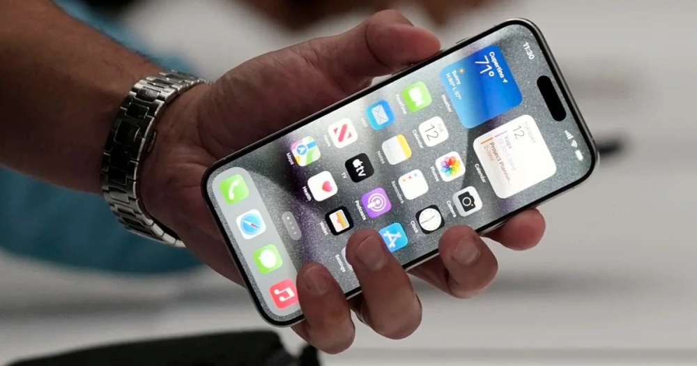 So sánh iPhone 15 Pro Max và Galaxy S23 Ultra