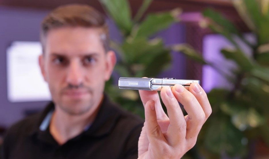 So sánh Samsung Galaxy Z Flip5 vs Flip4