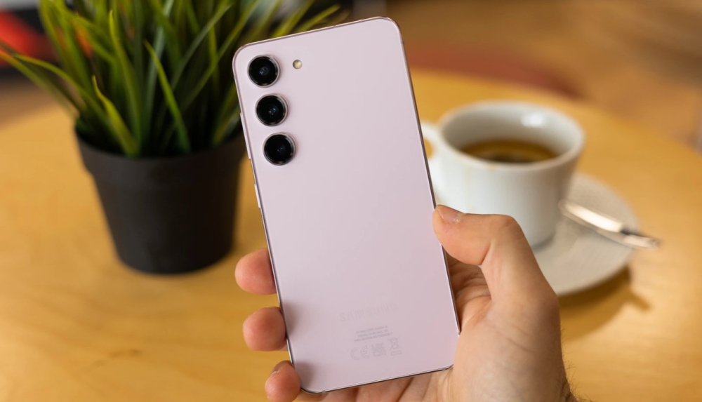 So sánh Samsung Galaxy Z Flip5 vsGalaxy S23