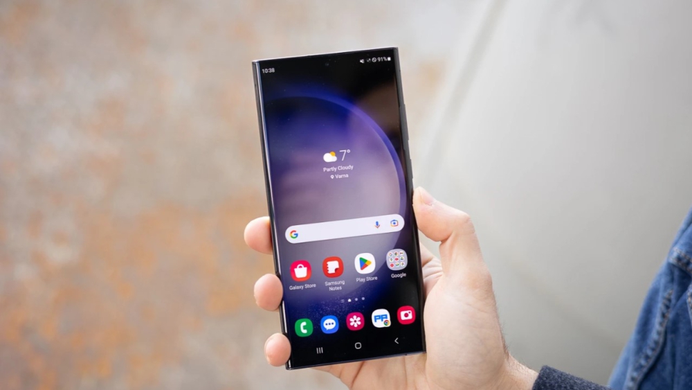 So sánh Samsung Galaxy Z Fold5 vs S23 Ultra: Nên mua mẫu điện thoại cao cấp nào?