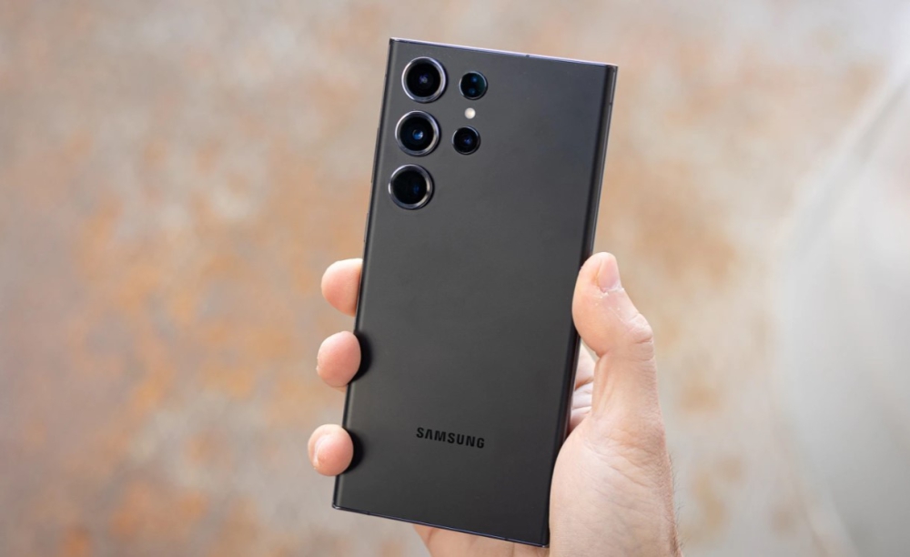 So sánh Samsung Galaxy Z Fold5 vs S23 Ultra: Nên mua mẫu điện thoại cao cấp nào?